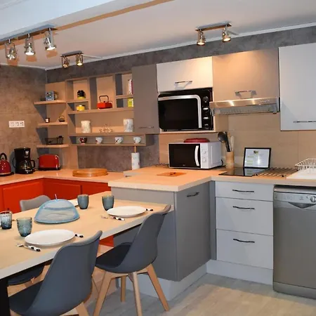 Holiday home Amazing In With Kitchenette Lannion